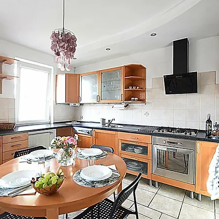 Mhost Bronowice Kwatera prywatna *