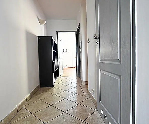 Проживание в семье Mhost Bronowice