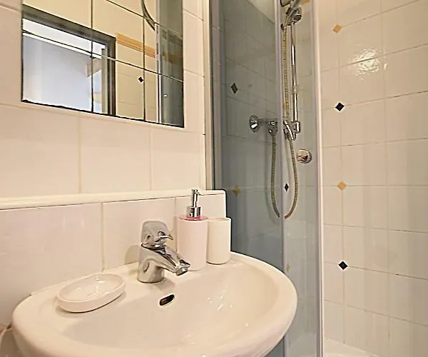 Проживание в семье Mhost Bronowice