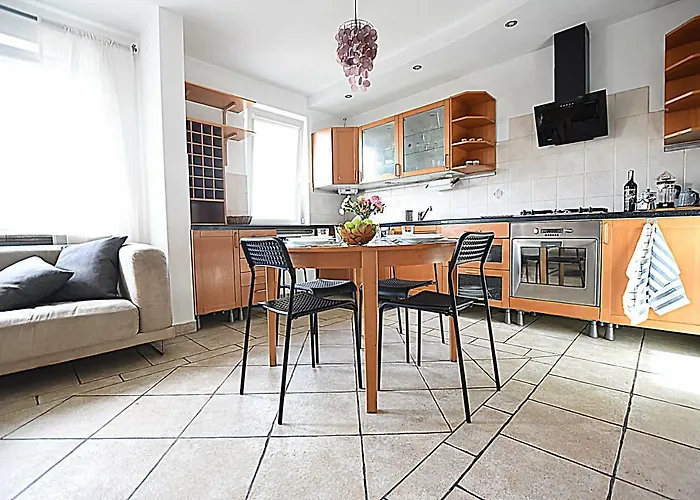 Проживание в семье Mhost Bronowice